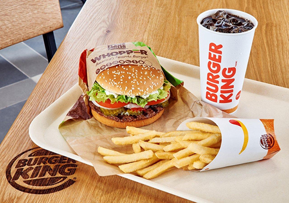 Wolt-kuljetuspalvelun lisäksi BURGER KING®-ketjussa on otettu käyttöön itsepalvelukassat.
