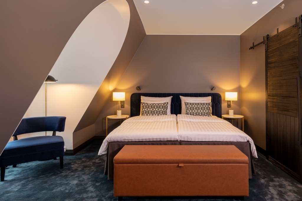 Scandic Hamburger Börs Junior suite huoneissa on tunnelmaa. 